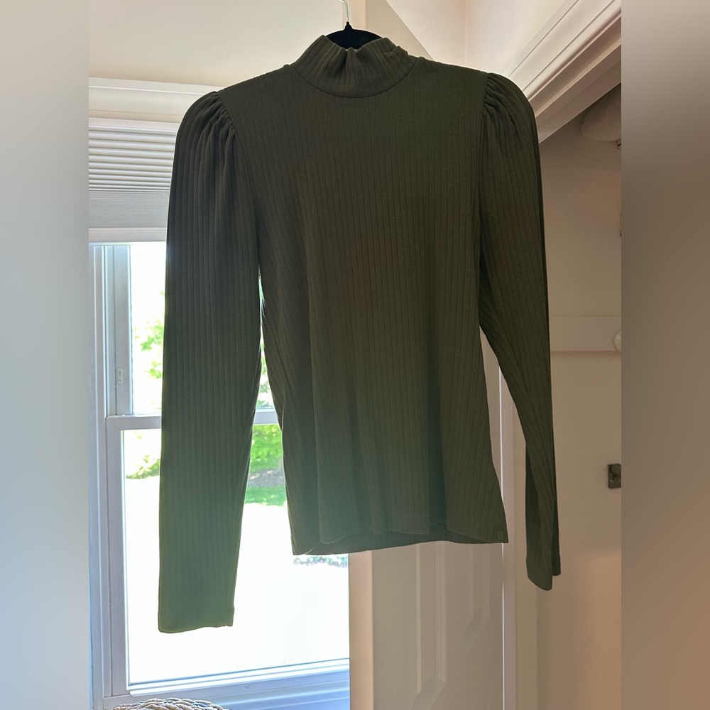 GAP M Ribbed Green Top - Picture 2 of 3